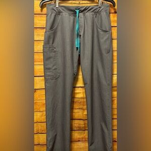 Figs Kade Cargo Scrub Pants, Women’s size Medium